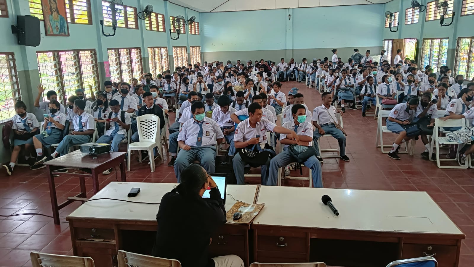 Pemilihan Ketua OSIS SMA YPPK Teruna Bhakti, Bawaslu Kota Jayapura Beri Penguatan Demokrasi