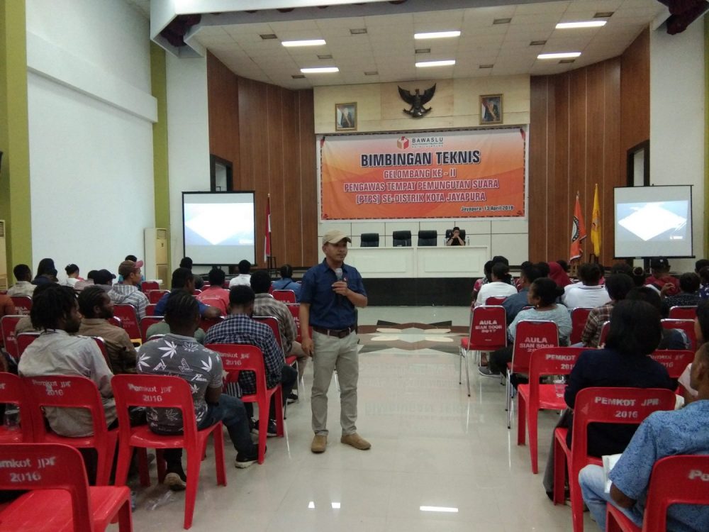Bawaslu Kota Jayapura Gelar Bimtek Bagi Saksi Parpol