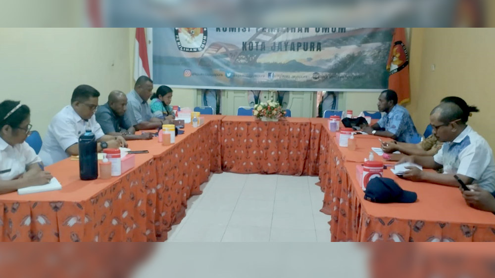 Diskusikan Titik Rawan Tahapan Pemilu, Bawaslu Kota Jayapura Sambangi KPU Kota Jayapura