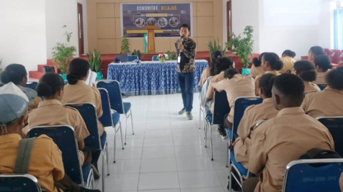 Lagi, Jelang Pemilihan Ketua OSIS SMA Gabungan, Bawaslu Kota Jayapura Beri Penguatan Demokrasi