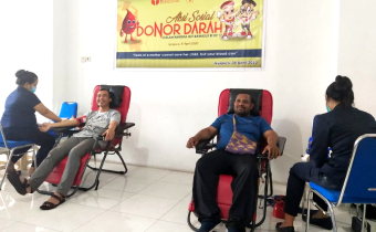 Donor Darah, Bawaslu Kota Jayapura Tetap Patuhi Ketentuan Physical Distancing