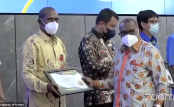 Bawaslu Kota Jayapura Raih Penganugerahan Keterbukaan Informasi Publik