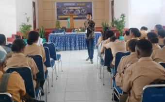 Lagi, Jelang Pemilihan Ketua OSIS SMA Gabungan, Bawaslu Kota Jayapura Beri Penguatan Demokrasi
