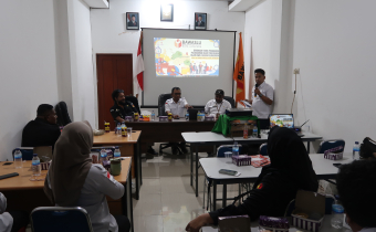 Jajaran Bawaslu Kota Jayapura mengikuti Bimbingan Teknis Penanganan Pelanggaran dalam Penyusunan Kajian Awal Dugaan Pelanggaran di Ruang Rapat Kantor Bawaslu Kota Jayapura, Rabu (21/10/2026), sebagai upaya meningkatkan pemahaman dan keterampilan teknis dalam penanganan laporan dugaan pelanggaran Pemilu dan Pemilihan.