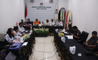 “Bawaslu Kota Jayapura menghadiri koordinasi persiapan Pleno PDPB Triwulan III bersama KPU Kota Jayapura, Senin (28/9/2026).”